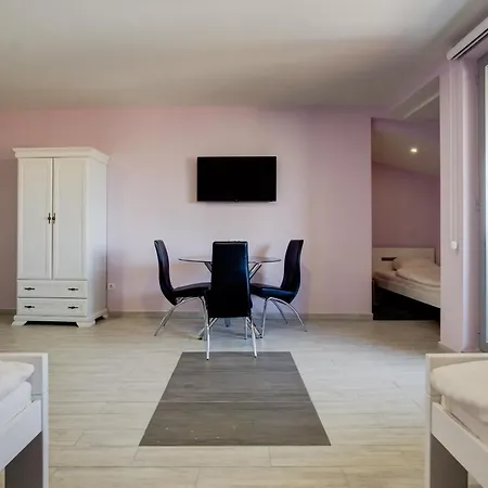 Apartment Singidunum 4 Lux *